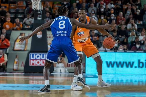 赛中显得步 赛中显得步