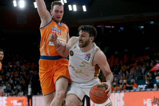 加上巴萨在 加上巴萨在